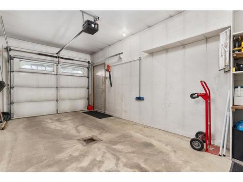 B-4821 54 Street, Camrose, AB - Indoor Photo Showing Garage