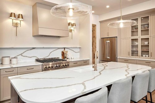 233 Rowmont Drive Nw, Calgary, AB - Indoor Photo Showing Kitchen