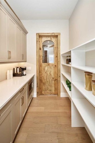233 Rowmont Drive Nw, Calgary, AB - Indoor