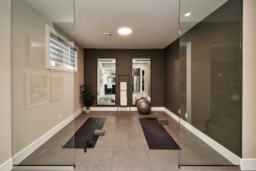 233 Rowmont Drive Nw, Calgary, AB - Indoor Photo Showing Other Room