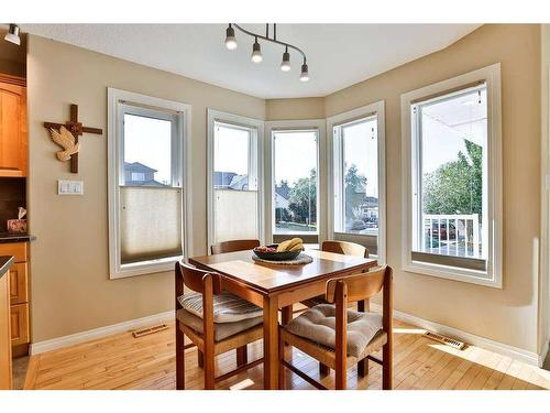 133 Rivermont Crescent West, Lethbridge, AB - Indoor Photo Showing Dining Room