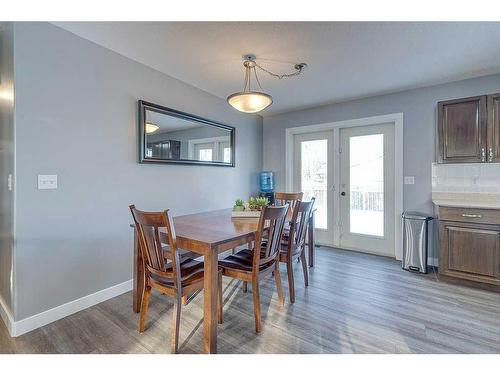 4702 52 Avenue, Clive, AB - Indoor Photo Showing Dining Room