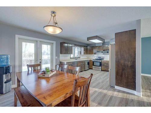 4702 52 Avenue, Clive, AB - Indoor Photo Showing Dining Room