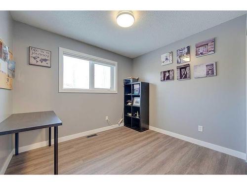 4702 52 Avenue, Clive, AB - Indoor