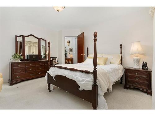 106 Abbey Street, Bittern Lake, AB - Indoor Photo Showing Bedroom