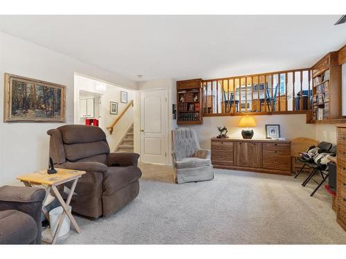 106 Abbey Street, Bittern Lake, AB - Indoor Photo Showing Living Room