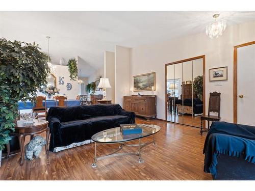 106 Abbey Street, Bittern Lake, AB - Indoor Photo Showing Living Room