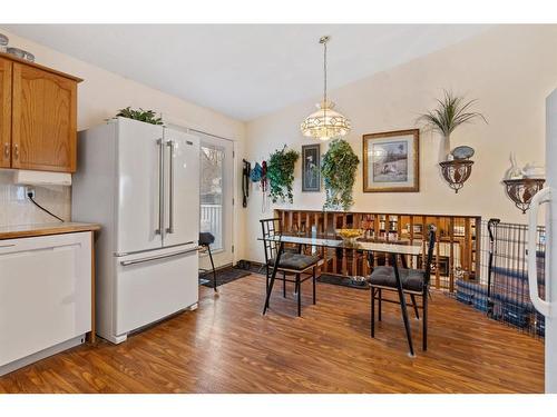 106 Abbey Street, Bittern Lake, AB - Indoor Photo Showing Dining Room