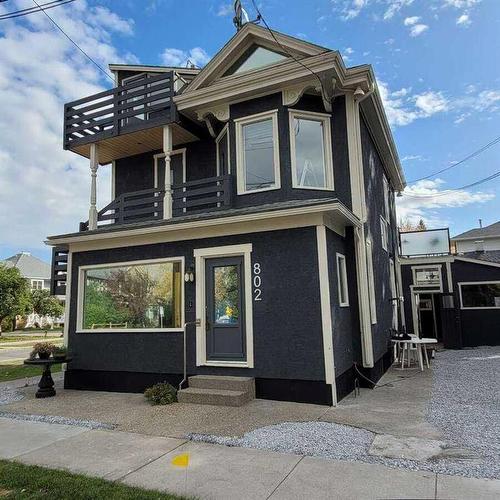 802 9 Street Se, Calgary, AB - Outdoor