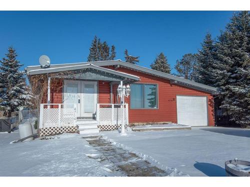 4714 48 Avenue, Bentley, AB - Outdoor