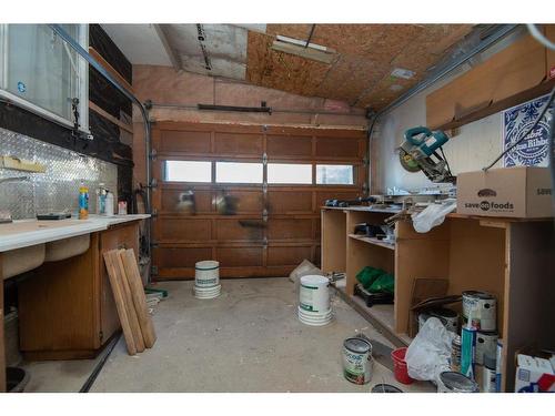 4714 48 Avenue, Bentley, AB - Indoor Photo Showing Garage