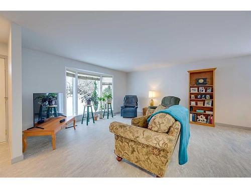 3703 50A Street, Red Deer, AB - Indoor Photo Showing Living Room