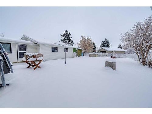 3703 50A Street, Red Deer, AB - Outdoor