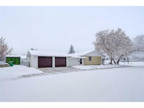 3703 50A Street, Red Deer, AB - Outdoor