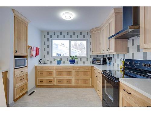 3703 50A Street, Red Deer, AB - Indoor Photo Showing Kitchen