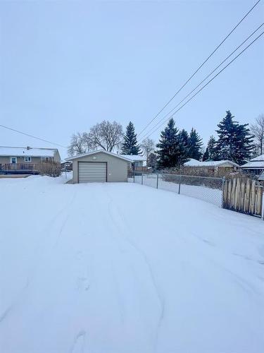 5305 56 Street, Camrose, AB - Outdoor