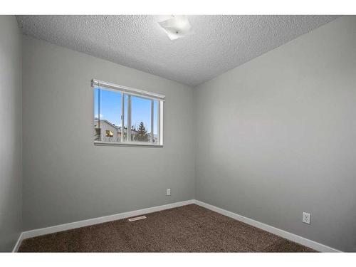 105B-4917 68 Street, Camrose, AB - Indoor Photo Showing Other Room