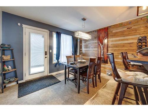 51 Lodge Place, Sylvan Lake, AB - Indoor Photo Showing Dining Room