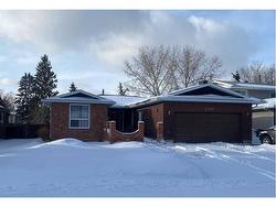 2722 104a Street  Edmonton, AB T6J 4C3