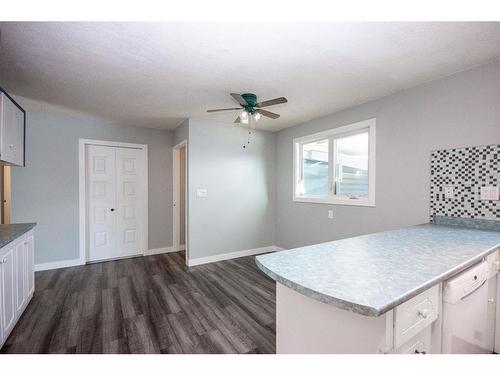 35 Barner Avenue, Red Deer, AB - Indoor Photo Showing Kitchen