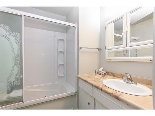 35 Barner Avenue, Red Deer, AB - Indoor Photo Showing Bathroom