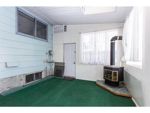 35 Barner Avenue, Red Deer, AB - Indoor Photo Showing Other Room