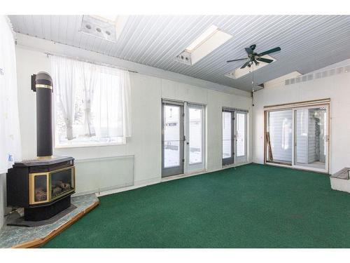 35 Barner Avenue, Red Deer, AB - Indoor Photo Showing Other Room