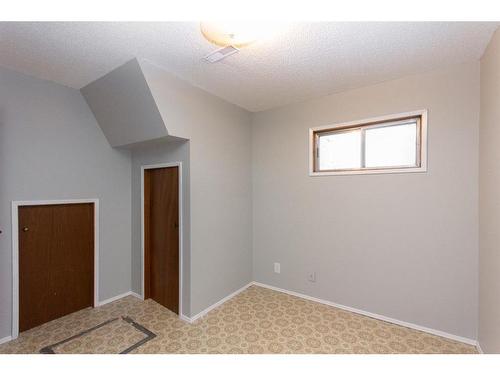 35 Barner Avenue, Red Deer, AB - Indoor Photo Showing Other Room