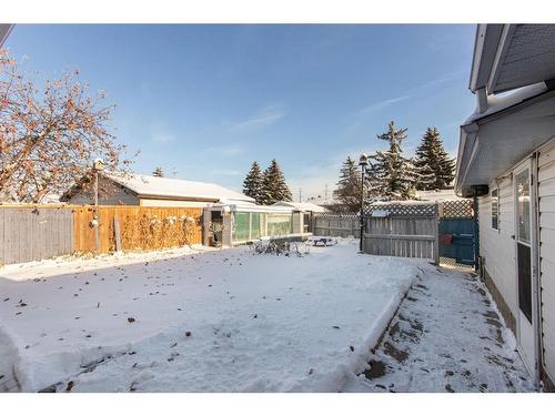 35 Barner Avenue, Red Deer, AB - Outdoor