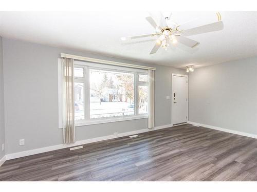 35 Barner Avenue, Red Deer, AB - Indoor Photo Showing Other Room