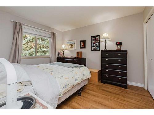 58-2816 Botterill Crescent, Red Deer, AB - Indoor Photo Showing Bedroom