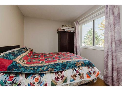 58-2816 Botterill Crescent, Red Deer, AB - Indoor Photo Showing Bedroom