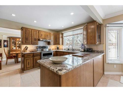 560 Wahstao Road Nw, Edmonton, AB - Indoor Photo Showing Kitchen