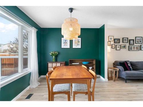 16117 Shawbrooke Road Sw, Calgary, AB - Indoor Photo Showing Dining Room