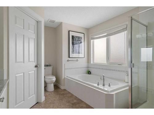 16117 Shawbrooke Road Sw, Calgary, AB - Indoor Photo Showing Bathroom