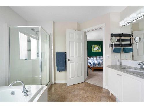 16117 Shawbrooke Road Sw, Calgary, AB - Indoor Photo Showing Bathroom