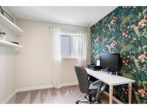 16117 Shawbrooke Road Sw, Calgary, AB - Indoor Photo Showing Office