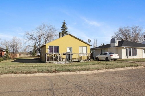 5313 50 Street, Castor, AB - Outdoor