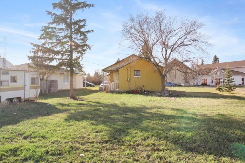 5313 50 Street, Castor, AB - Outdoor