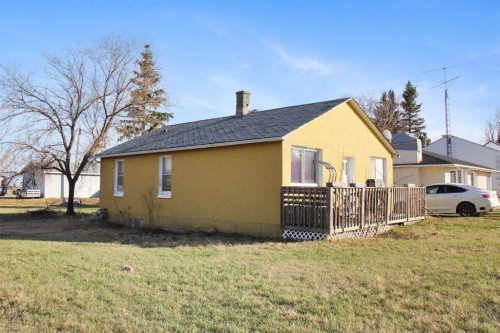 5313 50 Street, Castor, AB - Outdoor