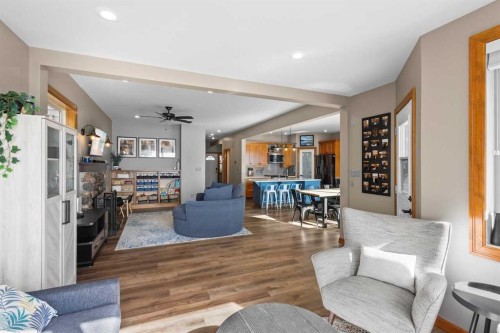 152 Jarvis Bay Drive, Jarvis Bay, AB - Indoor Photo Showing Living Room