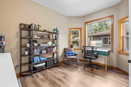 152 Jarvis Bay Drive, Jarvis Bay, AB - Indoor Photo Showing Other Room