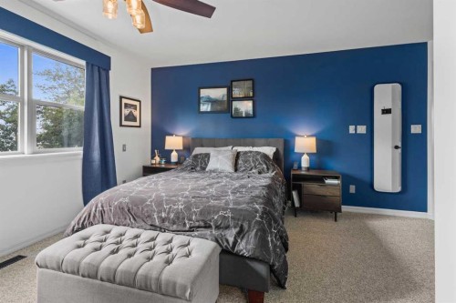 152 Jarvis Bay Drive, Jarvis Bay, AB - Indoor Photo Showing Bedroom