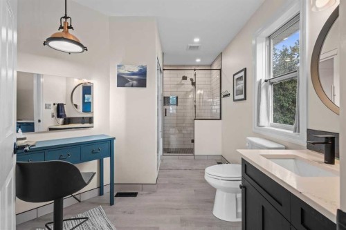 152 Jarvis Bay Drive, Jarvis Bay, AB - Indoor Photo Showing Bathroom