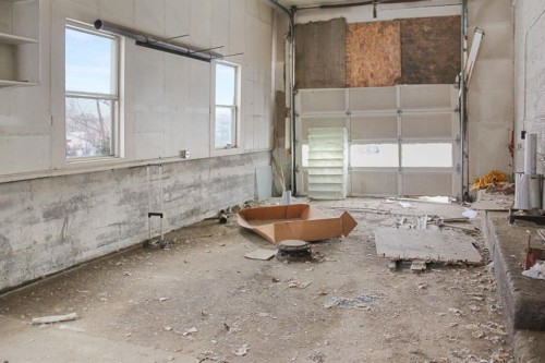 5019 52 Avenue, Viking, AB 