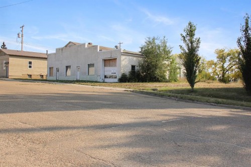 5019 52 Avenue, Viking, AB 