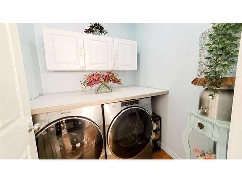 191 Everstone Drive Sw, Calgary, AB - Indoor Photo Showing Laundry Room