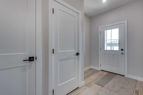 117 Gray Close, Sylvan Lake, AB - Indoor Photo Showing Other Room