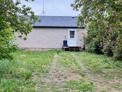 5009 49 Avenue, Forestburg, AB 