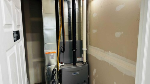 102-25 Beju Industrial Drive Drive, Sylvan Lake, AB 